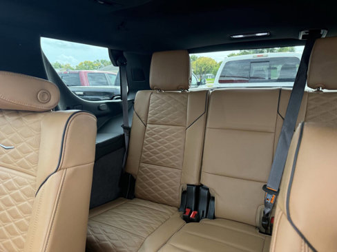 Used 2024 Cadillac Escalade Sport image 3