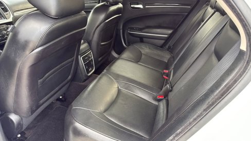 Used 2018 Chrysler 300 Limited w/ Safetytec Plus Group image 12