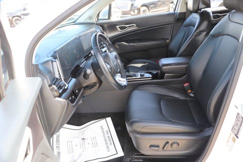 Used 2023 Kia Sportage EX image 13