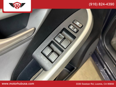 Used 2015 Toyota Prius Five image 36