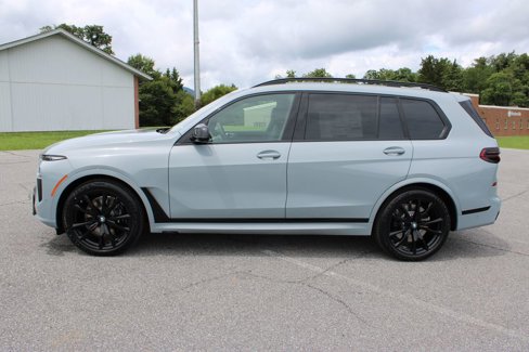 New 2026 BMW X7 M60i image 5