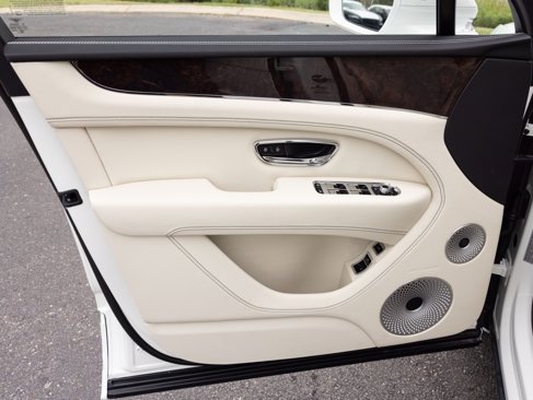 New 2025 Bentley Bentayga image 19