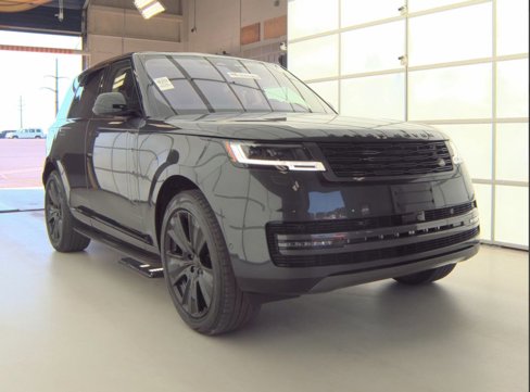 Used 2023 Land Rover Range Rover SE image 3