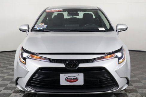 Used 2025 Toyota Corolla LE image 2