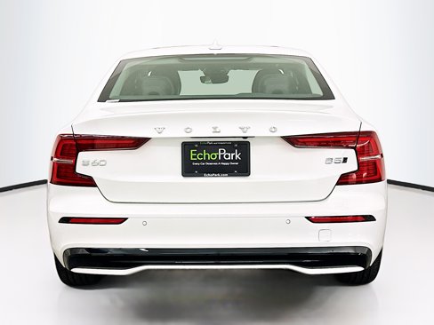 Used 2025 Volvo S60 B5 Core image 7