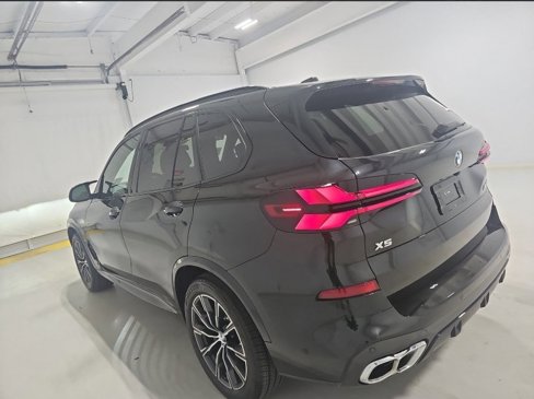 Used 2025 BMW X5 M60i w/ Climate Comfort Package image 6
