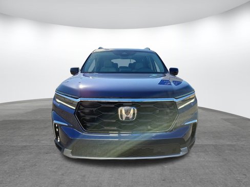 New 2025 Honda Pilot Touring image 2