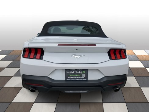 Used 2024 Ford Mustang Premium image 5