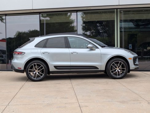 Certified 2025 Porsche Macan image 8