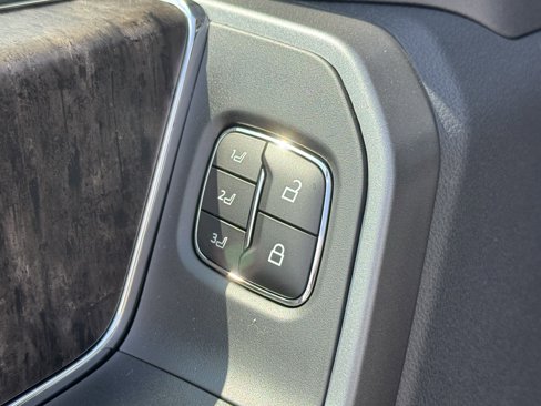 New 2025 Ford F250 Lariat w/ Lariat Ultimate Package image 10