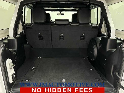 Used 2023 Jeep Wrangler Sahara image 17