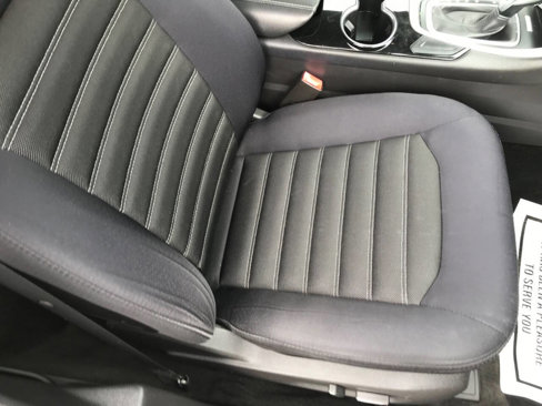 Used 2015 Ford Fusion SE image 28