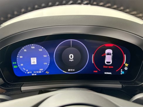 New 2025 Porsche Macan Turbo Electric image 19