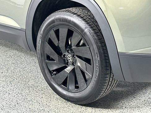 New 2025 Volkswagen Atlas Cross Sport SE image 8