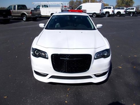 Used 2022 Chrysler 300 Touring L w/ Popular Equipment Group image 9