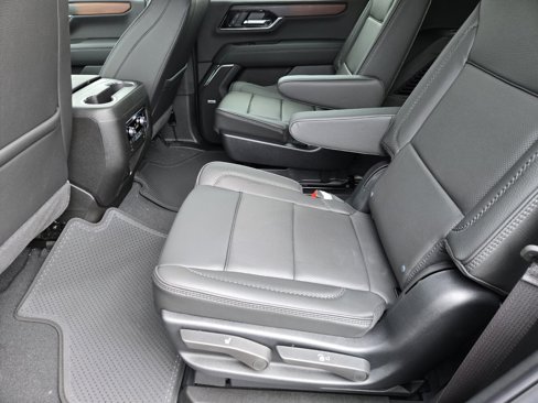 New 2025 GMC Yukon Denali w/ Sun & Power Step Package image 8