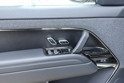 New 2025 Land Rover Range Rover Sport image 21