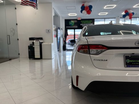Used 2023 Toyota Corolla LE image 13
