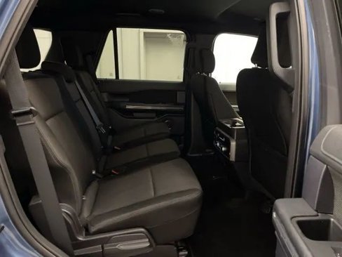 Used 2019 Ford Expedition XLT image 14