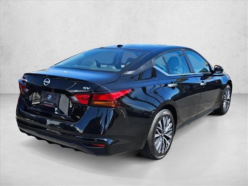 Used 2024 Nissan Altima 2.5 SV image 5