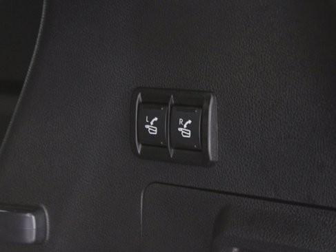 Used 2025 Toyota Sequoia Platinum image 38