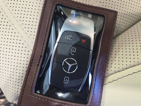 New 2026 Mercedes-Benz GLS 580 4MATIC image 38