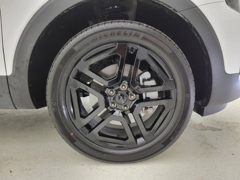 Used 2025 Kia Telluride EX X-Line image 32