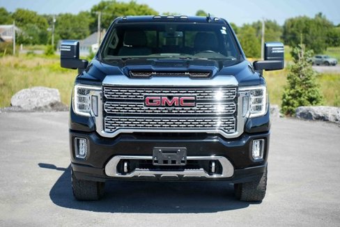 Used 2023 GMC Sierra 2500 Denali image 2