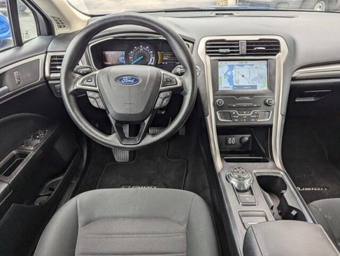 Used 2020 Ford Fusion SE image 16