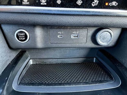Certified 2022 Nissan Rogue SV image 25