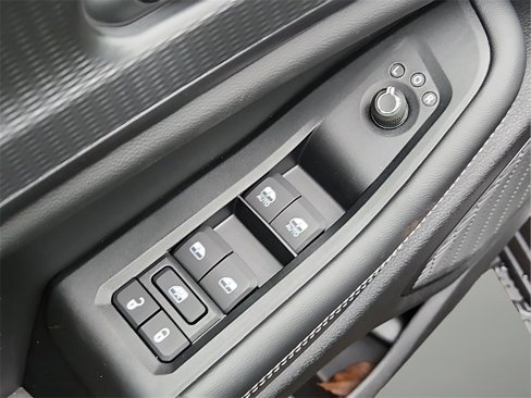 New 2025 Jeep Grand Cherokee L Altitude image 16