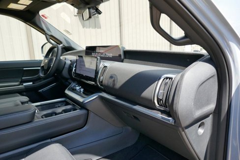 New 2025 Ford Expedition Platinum w/ Stealth Performance Package image 9