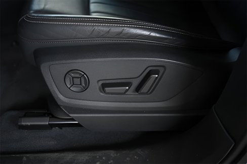 Used 2024 Audi Q8 e-tron Premium image 14