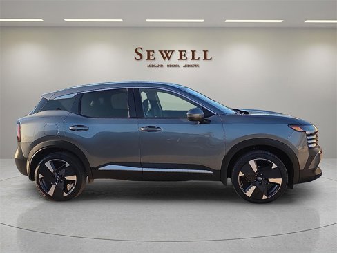 Used 2025 Nissan Kicks SR image 5