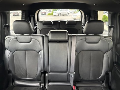 Used 2024 Jeep Grand Cherokee L Laredo image 6
