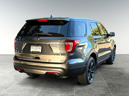 Used 2017 Ford Explorer XLT w/ Equipment Group 202A image 6