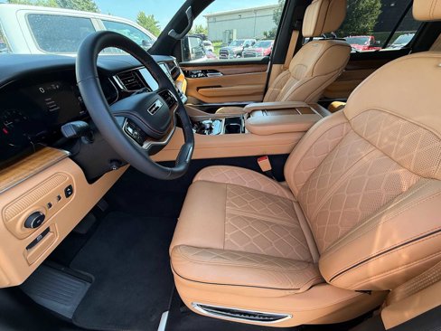 New 2025 Jeep Grand Wagoneer Series III image 13