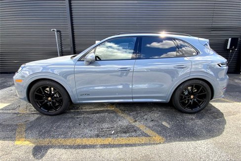 New 2026 Porsche Cayenne GTS image 2