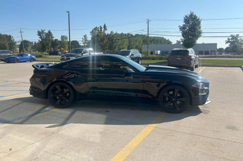 Used 2022 Ford Mustang GT Premium w/ Equipment Group 401A image 5