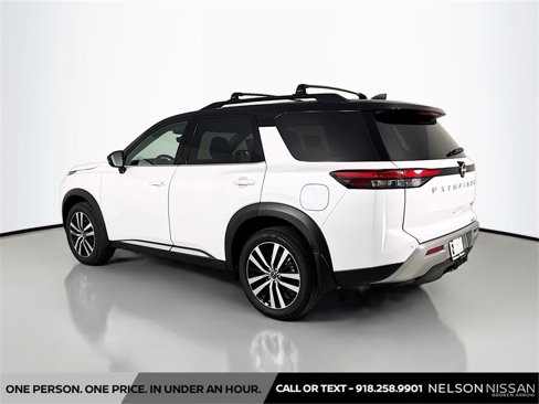 New 2025 Nissan Pathfinder Platinum image 7