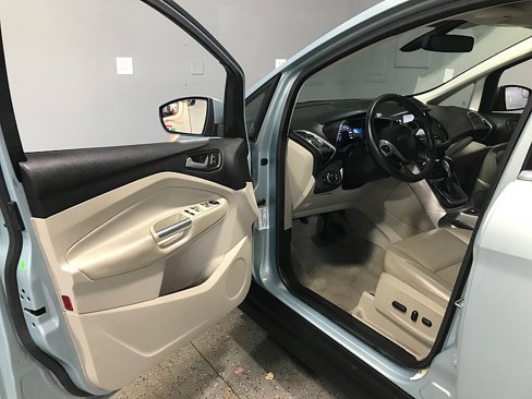 Used 2013 Ford C-MAX SEL image 9