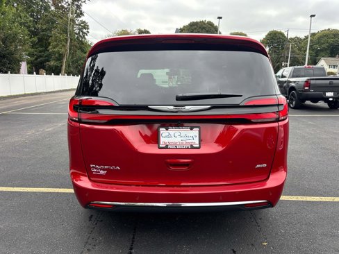 New 2026 Chrysler Pacifica Select image 3