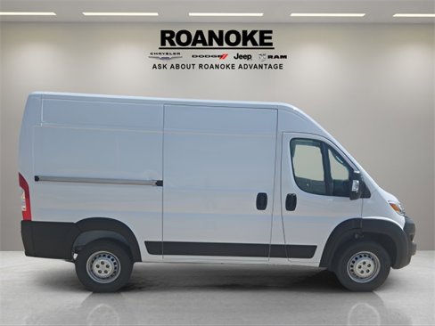 Used 2025 RAM ProMaster 2500 w/ Safety Group image 9