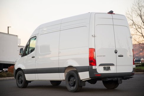 Used 2025 Mercedes-Benz Sprinter 2500 image 10