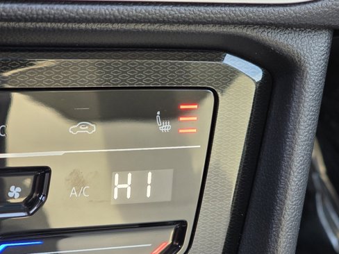 New 2025 Volkswagen Taos SE image 24