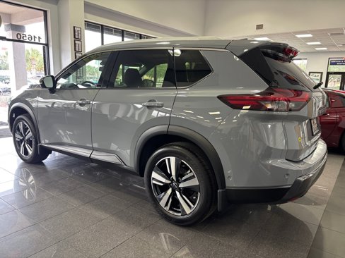 Used 2025 Nissan Rogue SL w/ SL Premium Package image 3