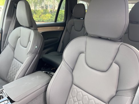 New 2026 Volvo XC90 B6 Plus w/ Protection Package Premier image 15