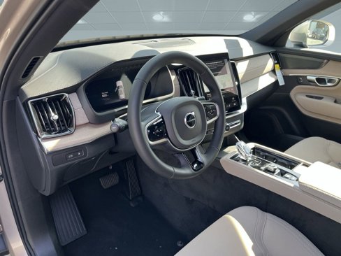 New 2026 Volvo XC90 T8 Plus image 4