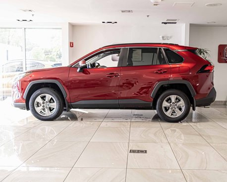 Used 2025 Toyota RAV4 XLE image 6