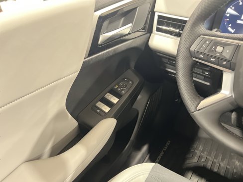 New 2025 Mitsubishi Outlander SE image 22